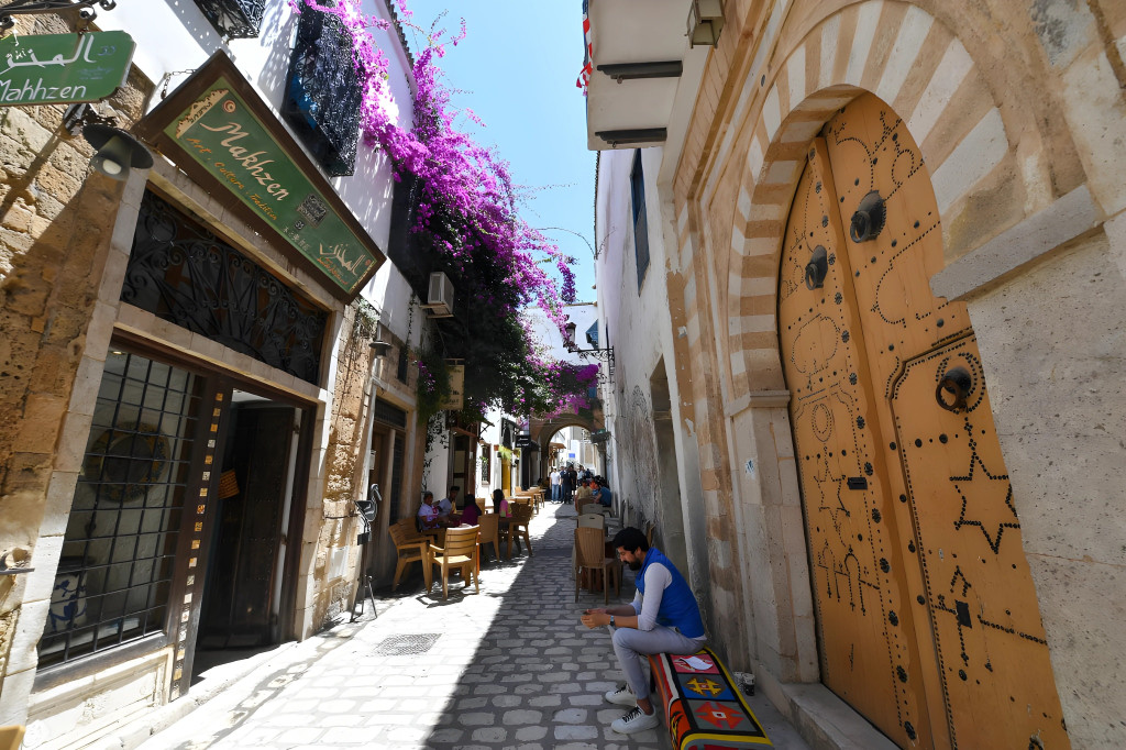 tunisia-itinerary-caf&eacute;-medina