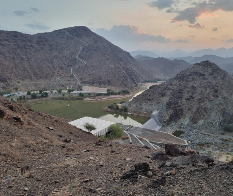 summit-trail-360-degree-view-wadi-shawka-uae