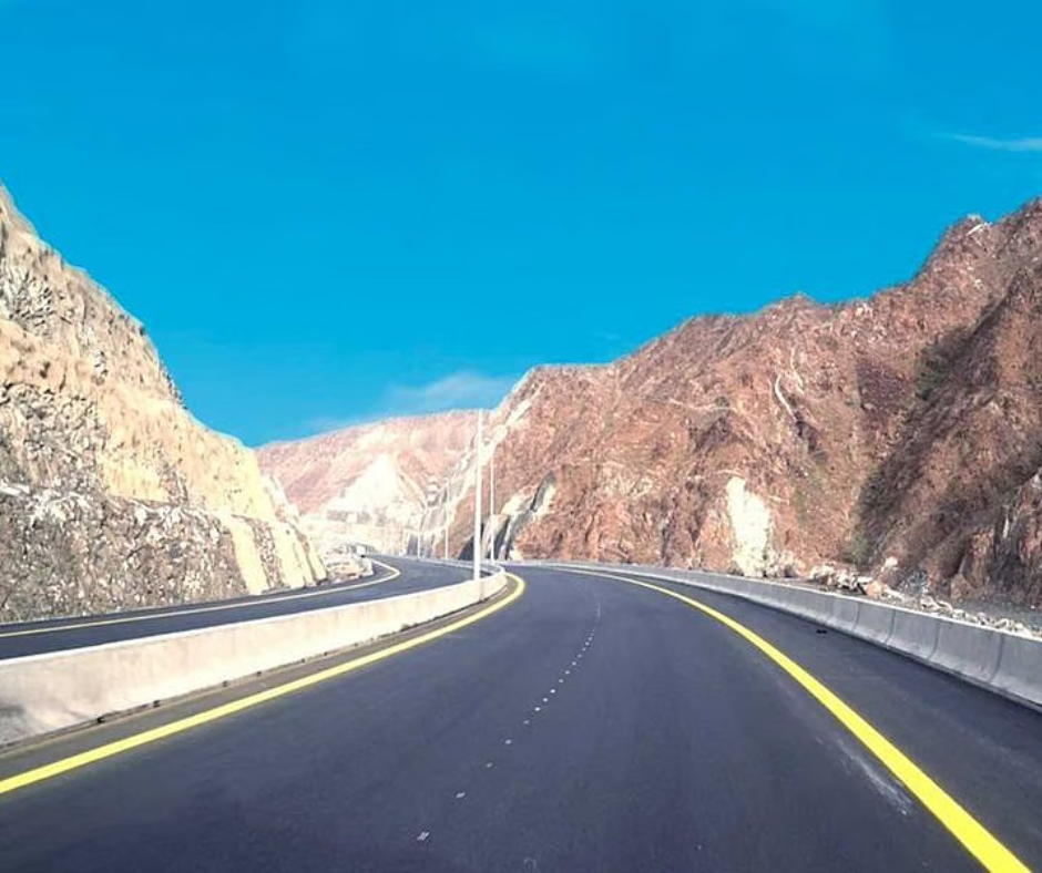 khorfakkan-road-from-dubai-to-fujairah