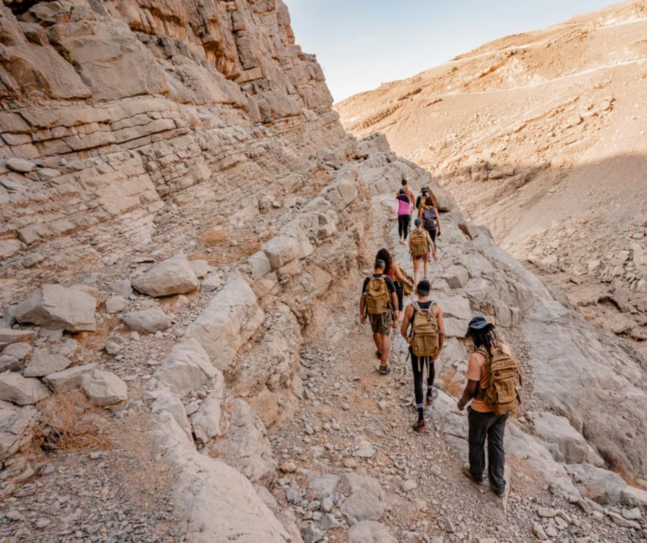 hiking-wadi-shawka
