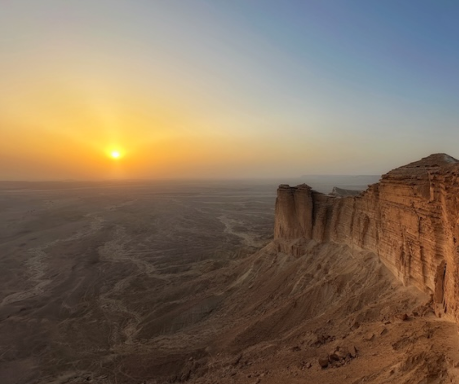 golden-hour-jebel-fihrayn
