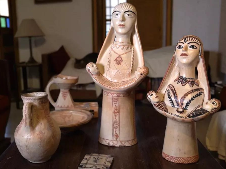 sejnane pottery decor souvenir tunisia