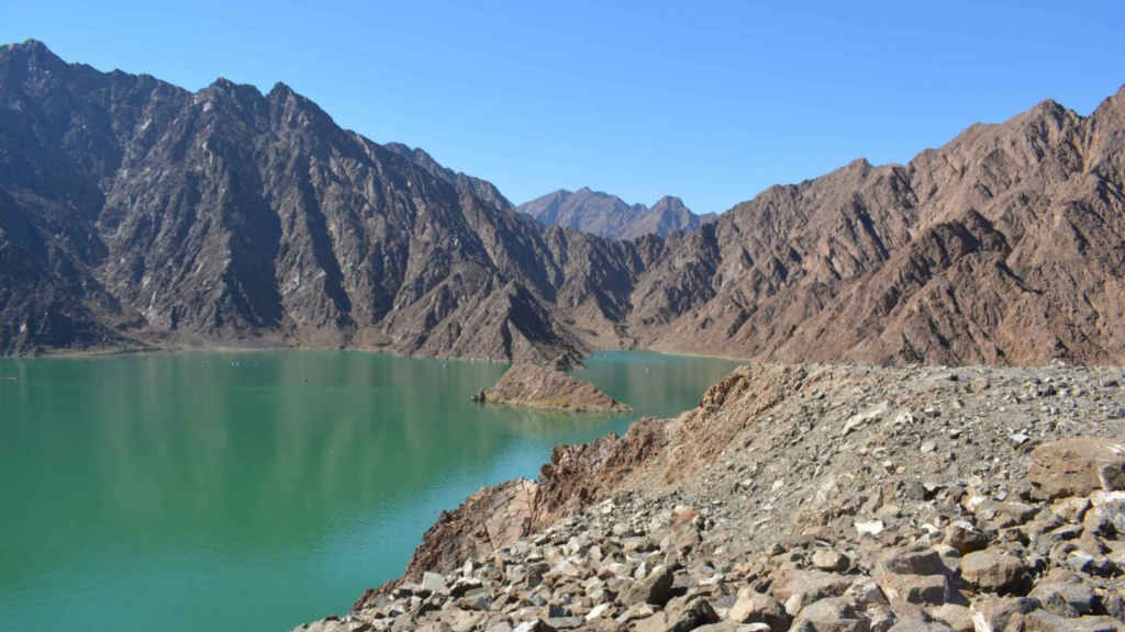 Wadi Shawka: A Scenic Hiking Oasis in the UAE's Mountains